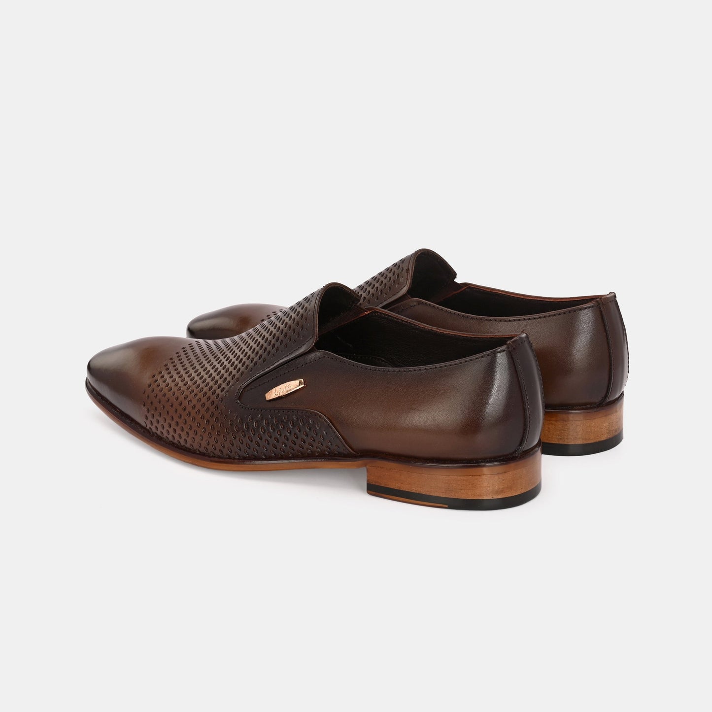 Mocassins perforés bruns par Vanario